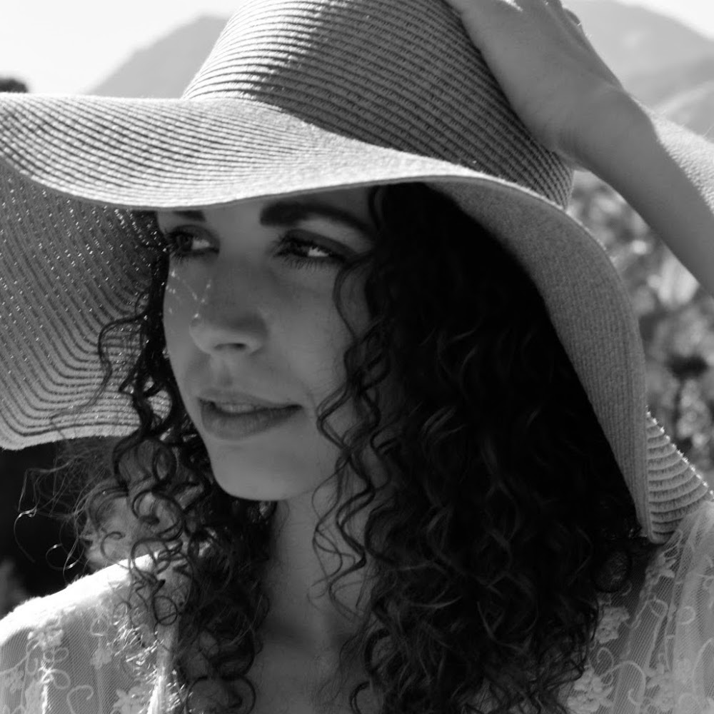 Meet your Posher, Mishea